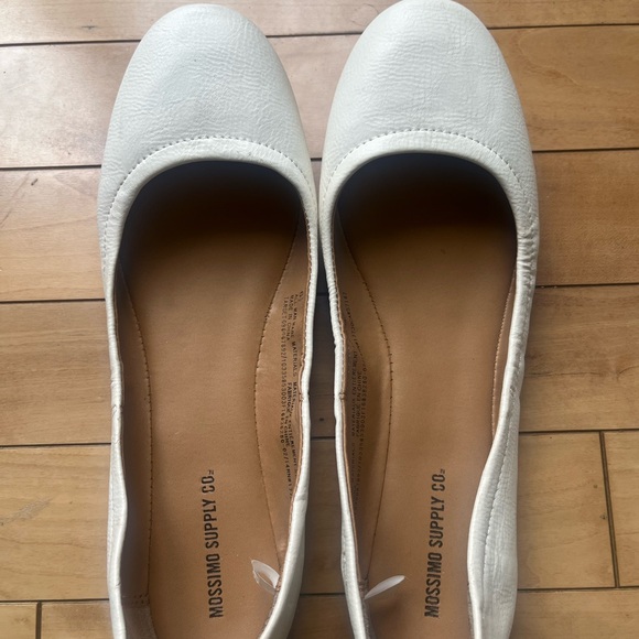 Mossimo Supply Co Flats 6.5 - Picture 6 of 6